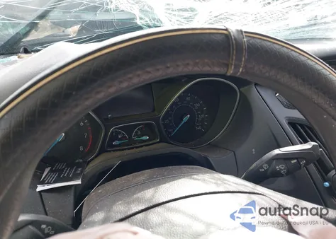 2016 Ford Focus S z USA, uszkodzony, nr VIN 1FADP3E24GL381519